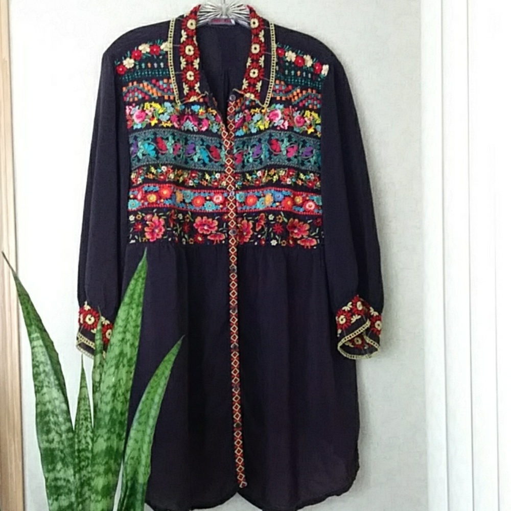Just in! JOHNNY WAS Vibrantly Embroidered Tunic